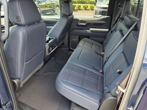 Certified 2022 Chevrolet Silverado 1500 High Country w/ Technology Package AWD/4WD image 10
