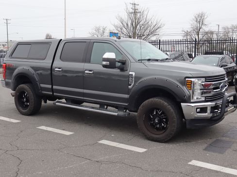 Used 2019 Ford F250 Lariat w/ Chrome Package image 13