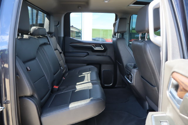 Used 2024 GMC Sierra 1500 SLT w/ SLT Premium Plus Package AWD/4WD image 39