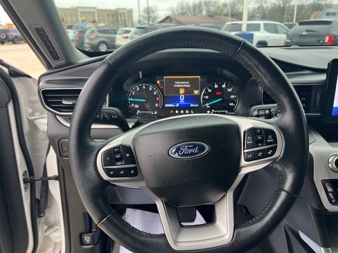 Used 2023 Ford Explorer XLT w/ Equipment Group 202A image 18
