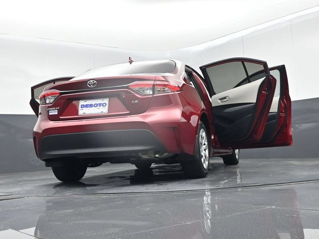 Used 2025 Toyota Corolla LE FWD image 71