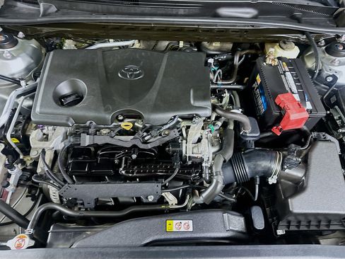 Used 2018 Toyota Camry LE FWD image 30