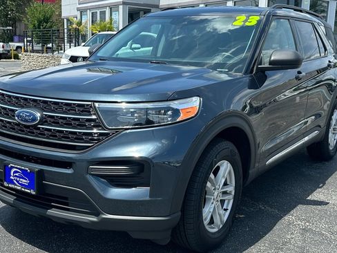 Used 2023 Ford Explorer XLT AWD/4WD image 1