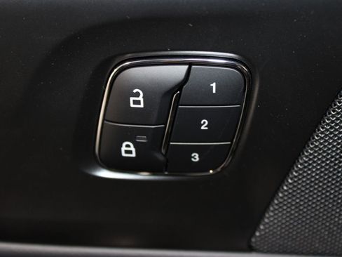 New 2025 Lincoln Nautilus Premier w/ Equipment Group 102A image 38