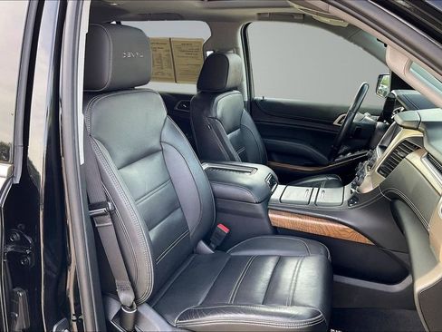 Used 2020 GMC Yukon Denali w/ Denali Premium Package AWD/4WD image 7