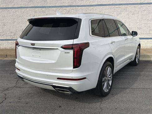 Used 2023 Cadillac XT6 Premium Luxury image 7