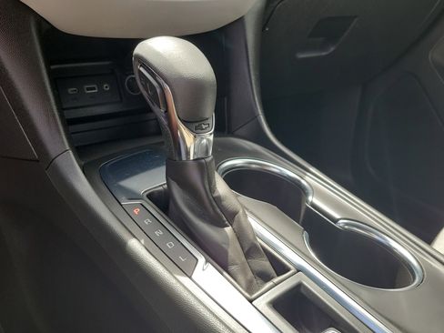 Used 2024 Chevrolet Equinox LS w/ LS Convenience Package image 36