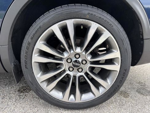 Used 2017 Lincoln MKX Reserve w/ Driver Assistance Package image 50