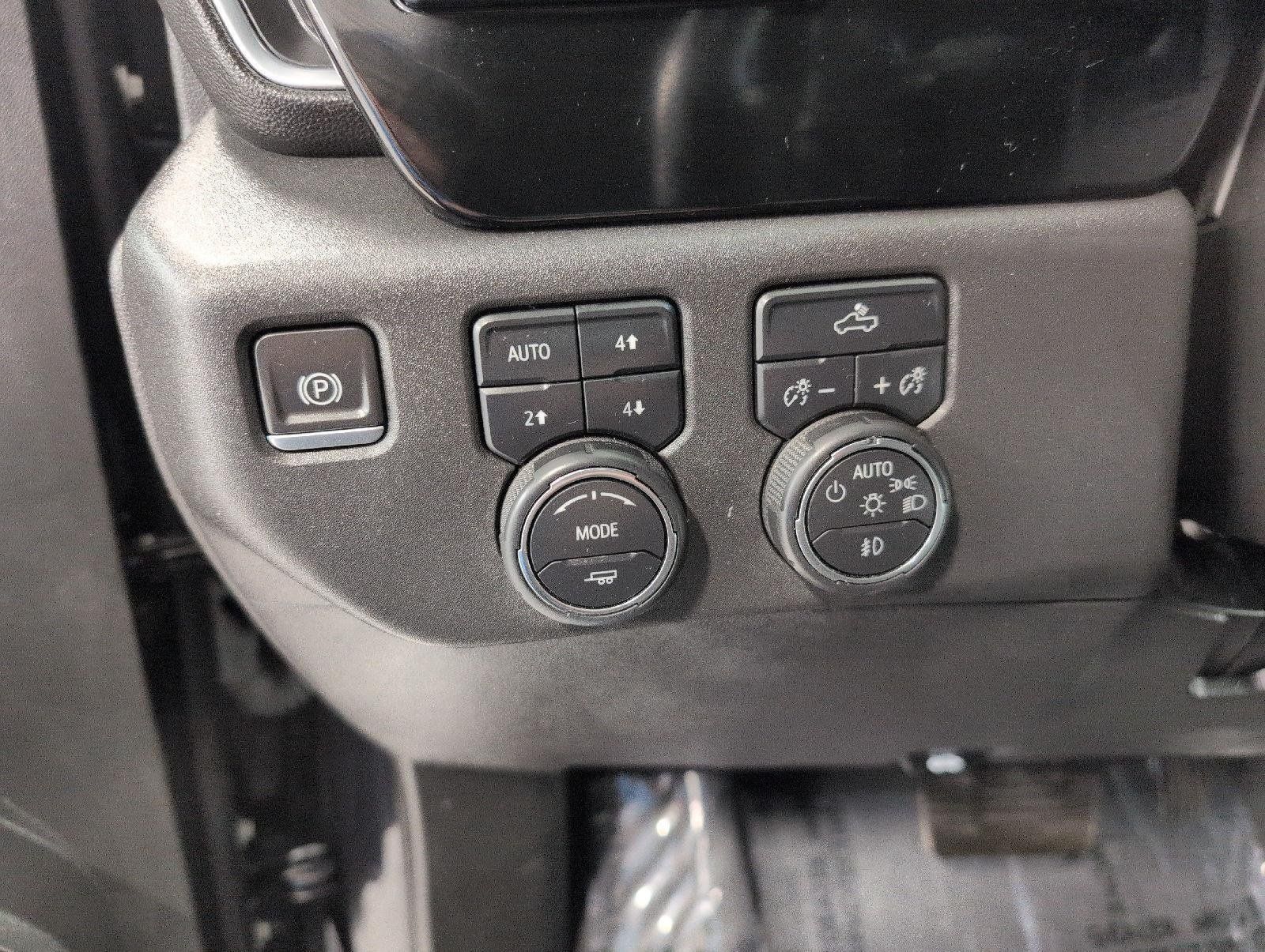 Used 2023 Chevrolet Silverado 1500 LT Trail Boss w/ LPO, Dark Essentials Package AWD/4WD image 10