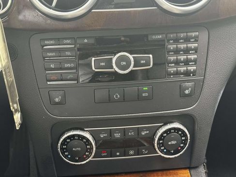 Used 2015 Mercedes-Benz GLK 350 4MATIC image 29
