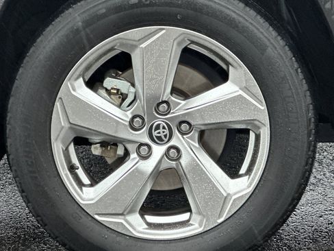 Used 2021 Toyota RAV4 Limited image 32