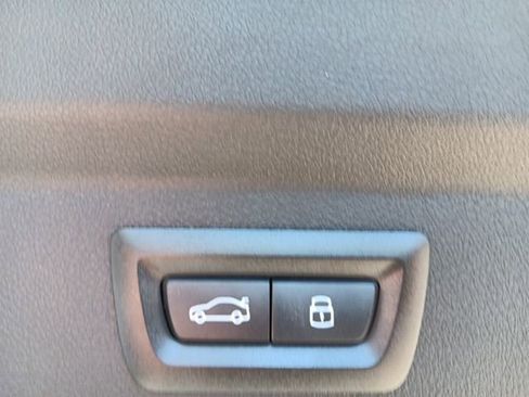 New 2025 BMW X2 xDrive28i w/ Convenience Package image 10