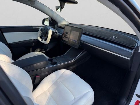 Used 2020 Tesla Model Y Performance image 16