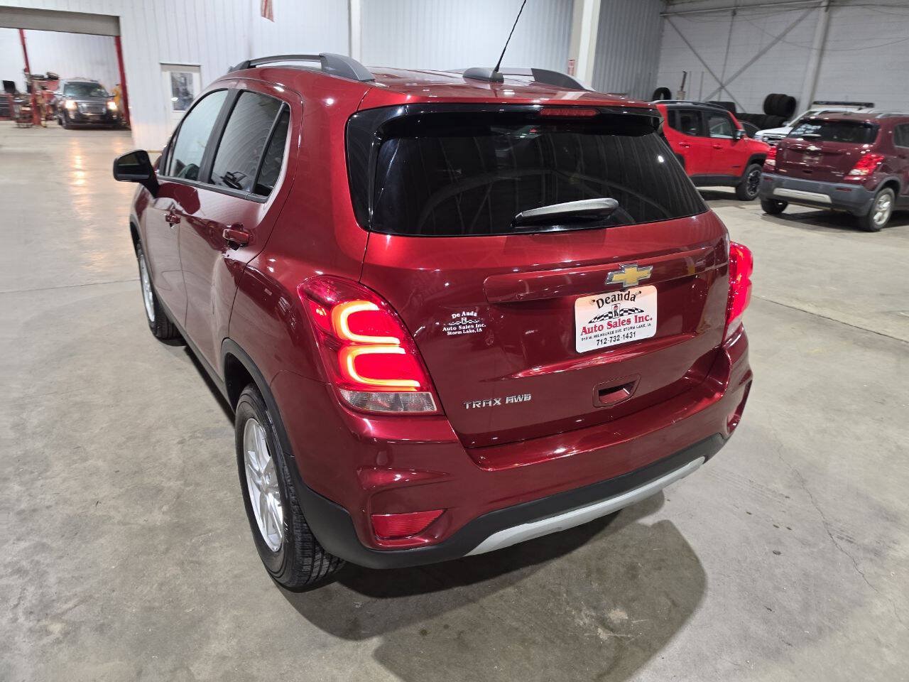 Used 2021 Chevrolet Trax LT w/ LT Convenience Package AWD/4WD image 9