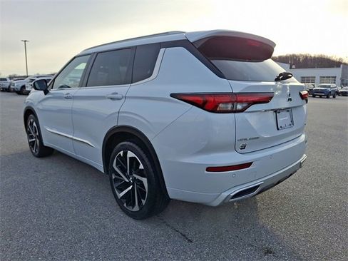 Used 2022 Mitsubishi Outlander SEL image 4