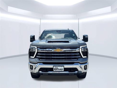 Used 2024 Chevrolet Silverado 3500 LTZ AWD/4WD image 11