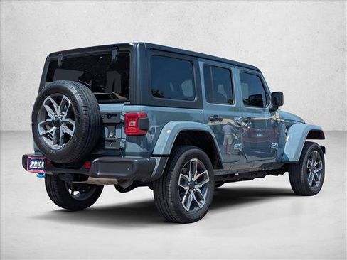 Used 2024 Jeep Wrangler Unlimited w/ Convenience Group AWD/4WD image 5