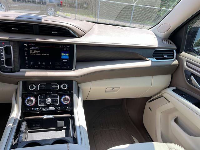 Used 2022 GMC Yukon Denali w/ Max Trailering Package AWD/4WD image 11