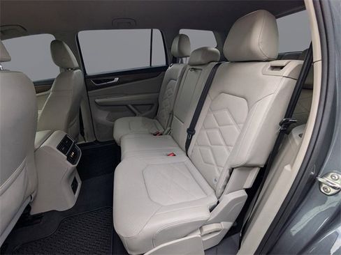 Used 2024 Volkswagen Atlas SE image 13