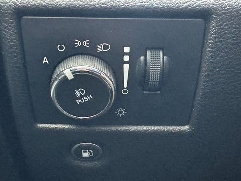 Used 2020 Jeep Grand Cherokee Limited w/ Luxury Group II image 22