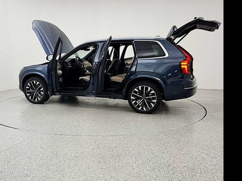 New 2026 Volvo XC90 T8 Plus w/ Protection Package Premier AWD/4WD image 12