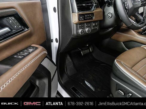 Certified 2026 GMC Yukon Denali Ultimate AWD/4WD image 8