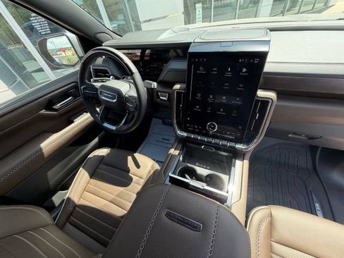 New 2026 GMC Yukon Denali Ultimate w/ LPO, Floor Liner Package AWD/4WD image 25