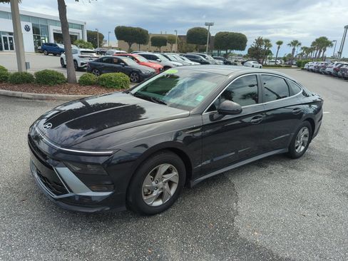 Used 2025 Hyundai Sonata SE FWD image 14