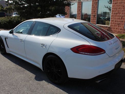 Used 2016 Porsche Panamera 4 Edition image 8