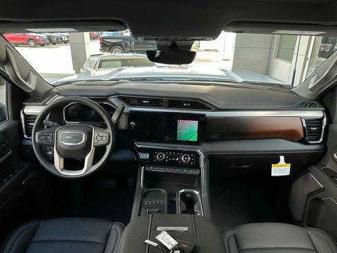 New 2026 GMC Sierra 2500 Denali w/ Denali Reserve Package image 19