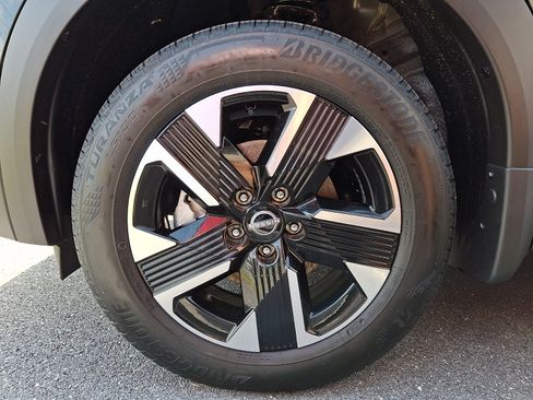 New 2026 Nissan Kicks SV w/ SV Premium Package AWD/4WD image 4