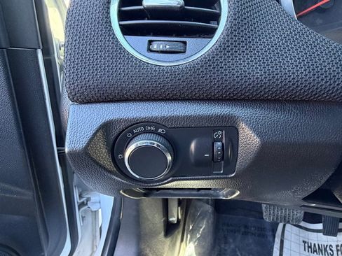 Used 2014 Chevrolet Cruze LT w/ Technology Package image 28