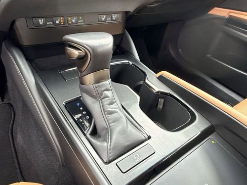 Used 2025 Lexus ES 350 w/ Premium Package image 20