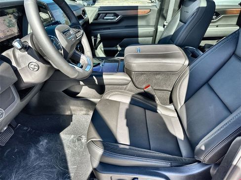 New 2026 GMC Yukon Denali w/ Sun & Power Step Package image 24