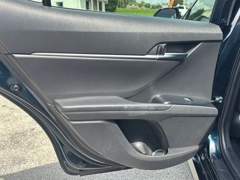 Used 2020 Toyota Camry LE FWD image 21