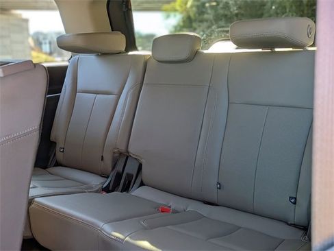 Used 2021 Ford Expedition XLT image 29
