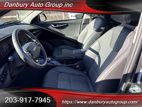 Used 2025 Kia Niro Wind w/ Wind Preserve Package FWD image 9