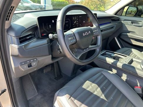 Used 2024 Kia EV9 Land image 22