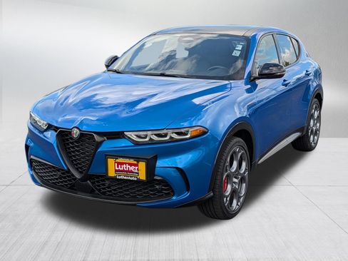 Used 2024 Alfa Romeo Tonale Veloce w/ Premium Interior Package AWD/4WD image 3