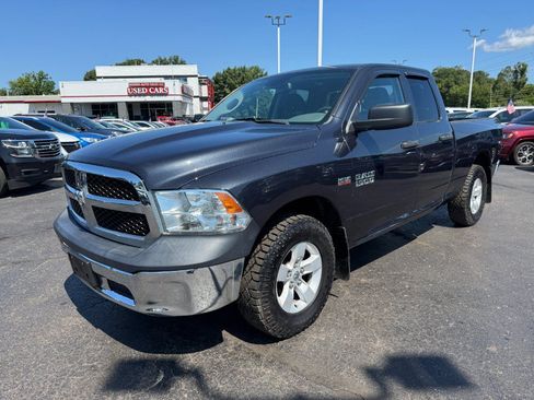 Used 2018 RAM 1500 ST w/ SXT Appearance Group AWD/4WD image 1