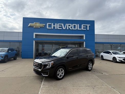 Used 2023 GMC Terrain SLE w/ Driver Convenience Package image 1