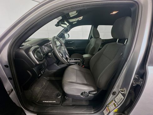 Used 2019 Toyota Tacoma TRD Sport w/ Technology Package image 13