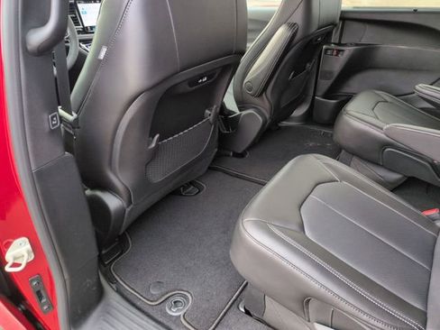 New 2026 Chrysler Pacifica Select FWD image 25