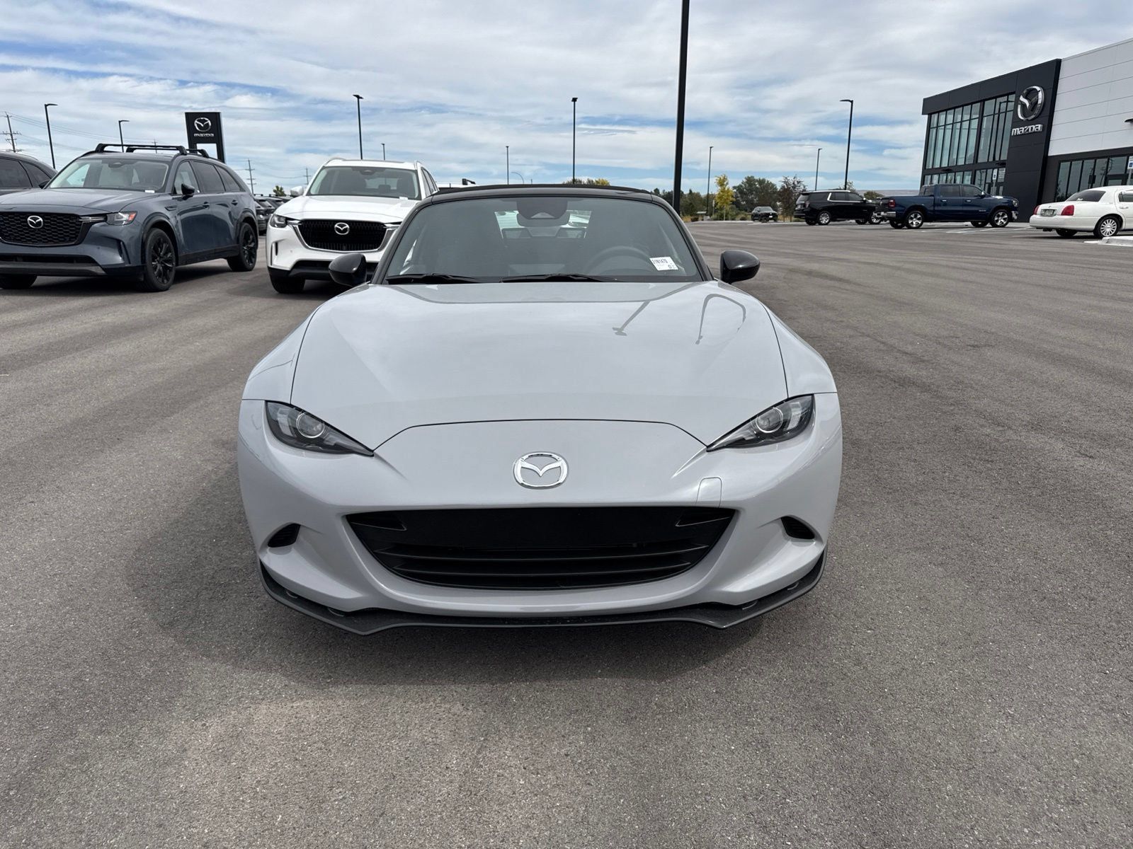 New 2026 MAZDA MX-5 Miata Club w/ Interior Package RWD image 2