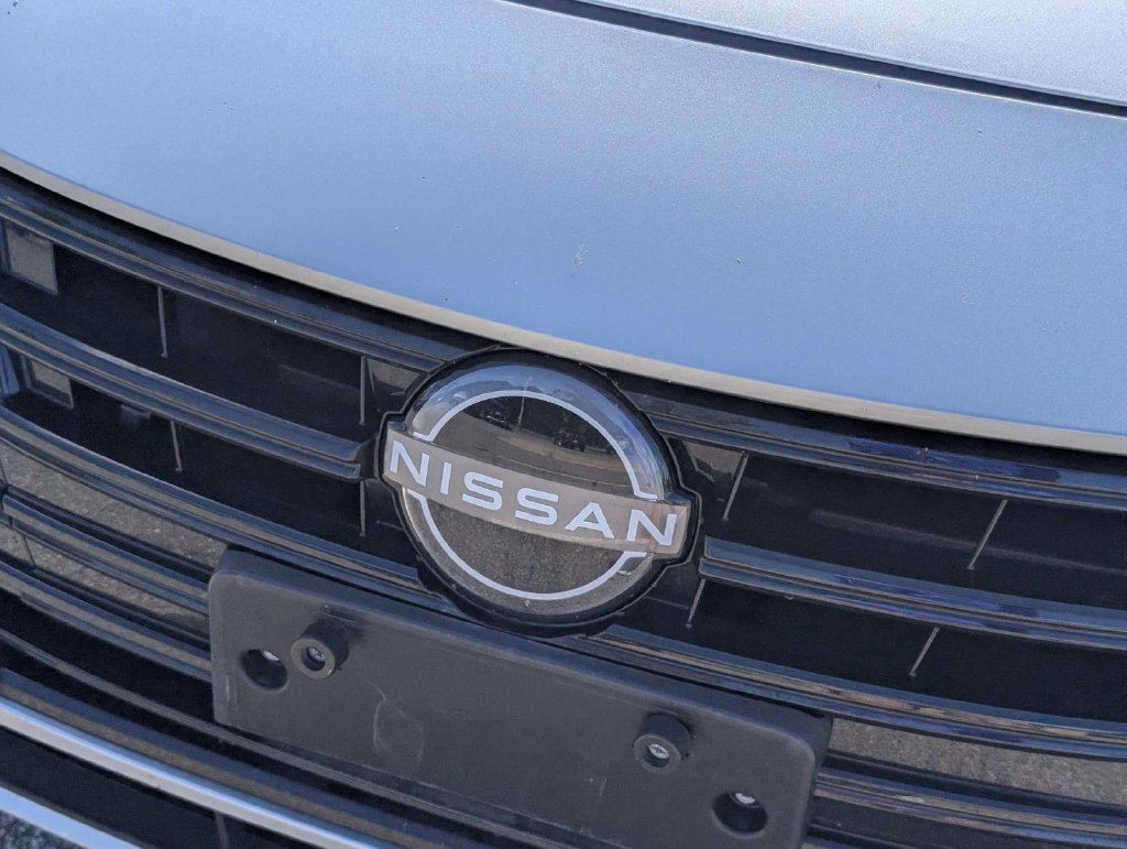 Used 2025 Nissan Versa S FWD image 4
