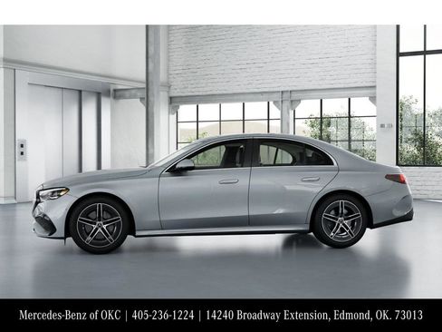 Used 2025 Mercedes-Benz E 350 Sedan image 35