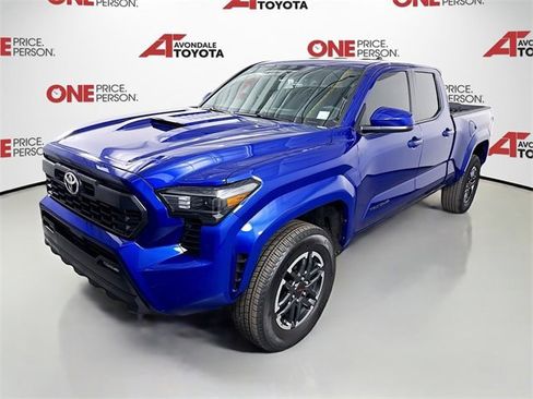 Certified 2025 Toyota Tacoma TRD Sport image 3