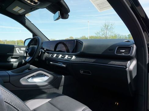 Certified 2025 Mercedes-Benz GLS 450 4MATIC image 50