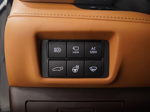 Used 2021 Toyota Highlander Platinum image 30