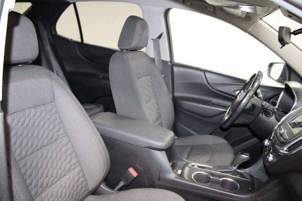 Used 2019 Chevrolet Equinox LT w/ LPO, Cargo Package FWD image 18